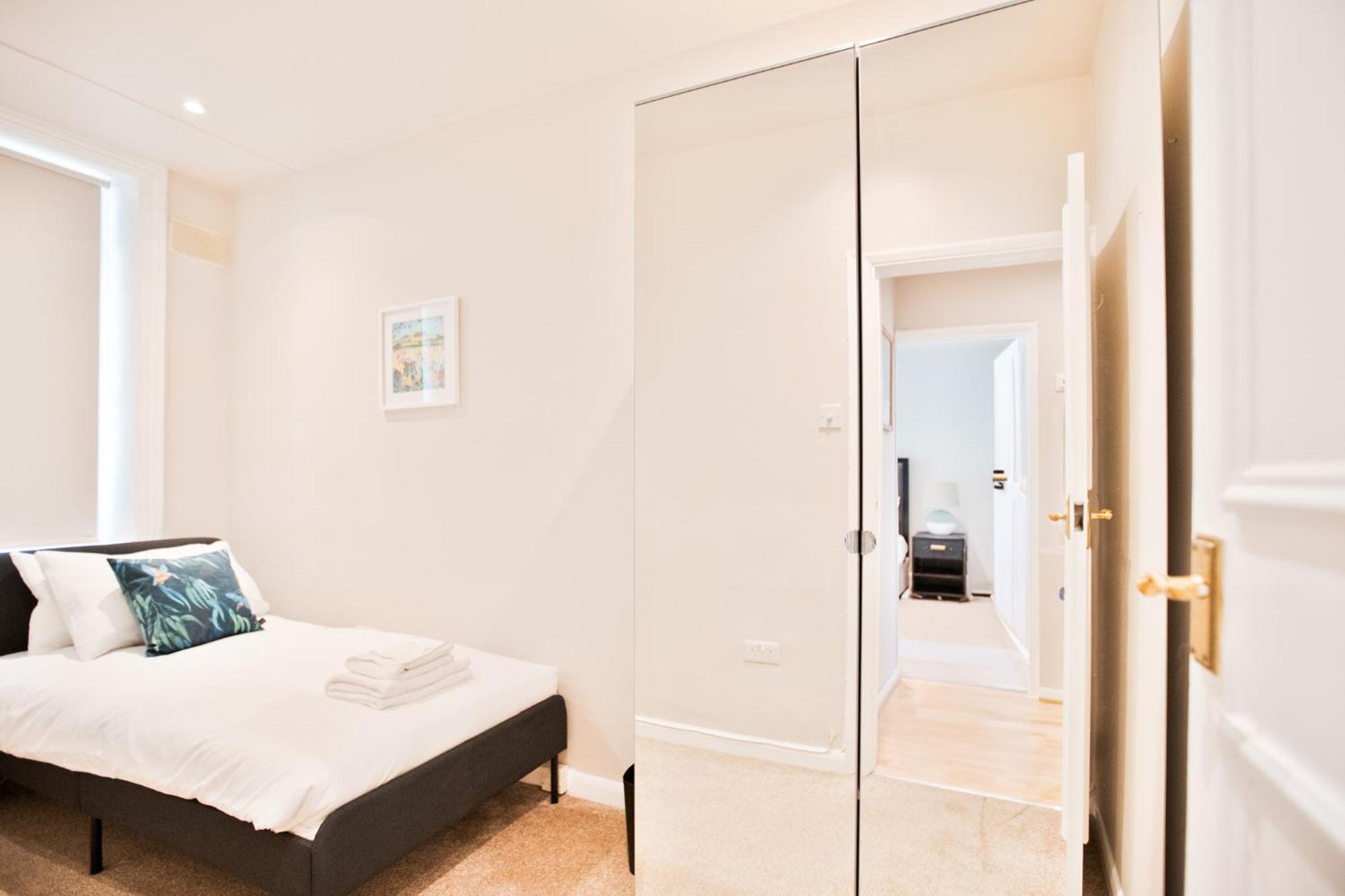 Primrose Hill Park Apartment London Room photo